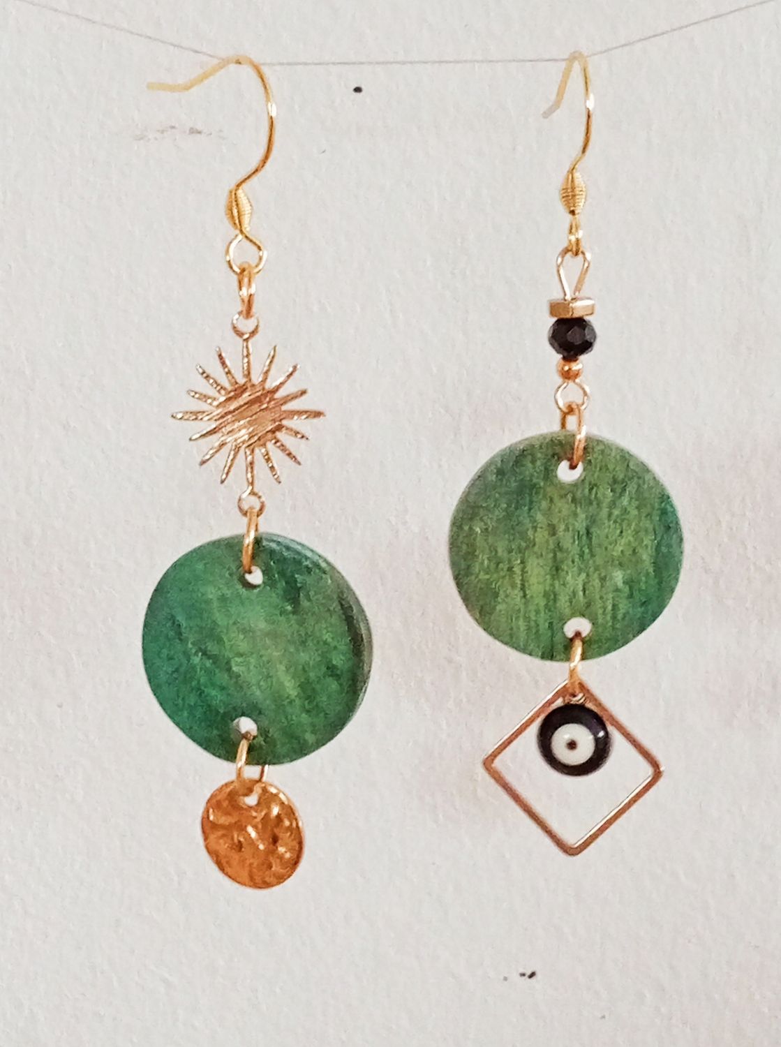 Boucles d'oreilles asymétriques