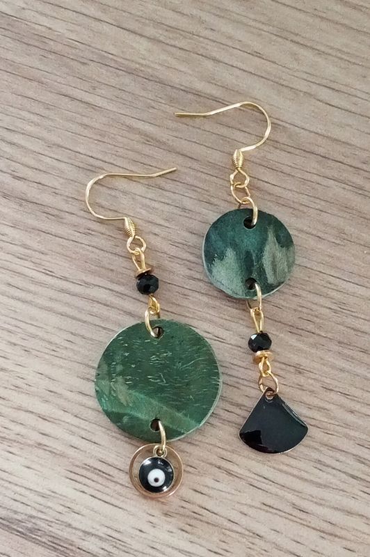 Boucles d'oreilles asymétriques