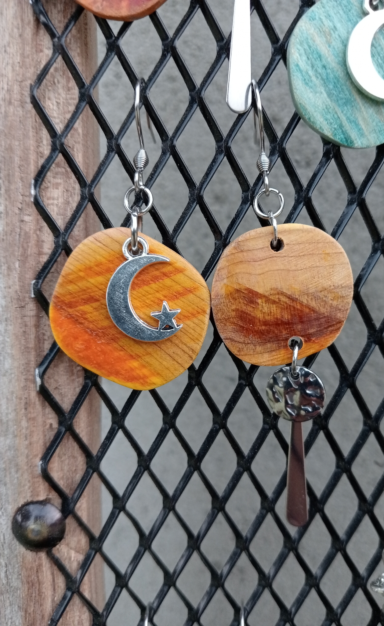 Boucles d'oreilles asymétriques