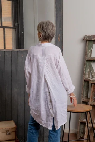 MONTAIGNE BUTTTON BACK SHIRT