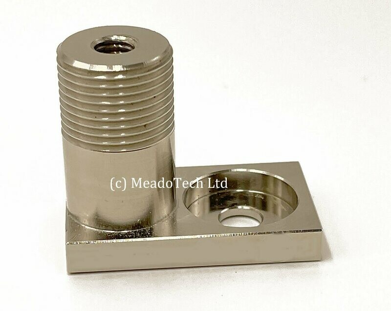 Single Insert Battery terminal for sealed battery enclosures and panel mounts