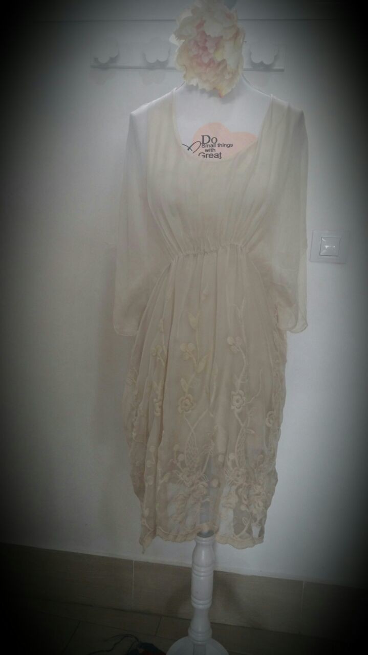 Vestido de Seda Bordado