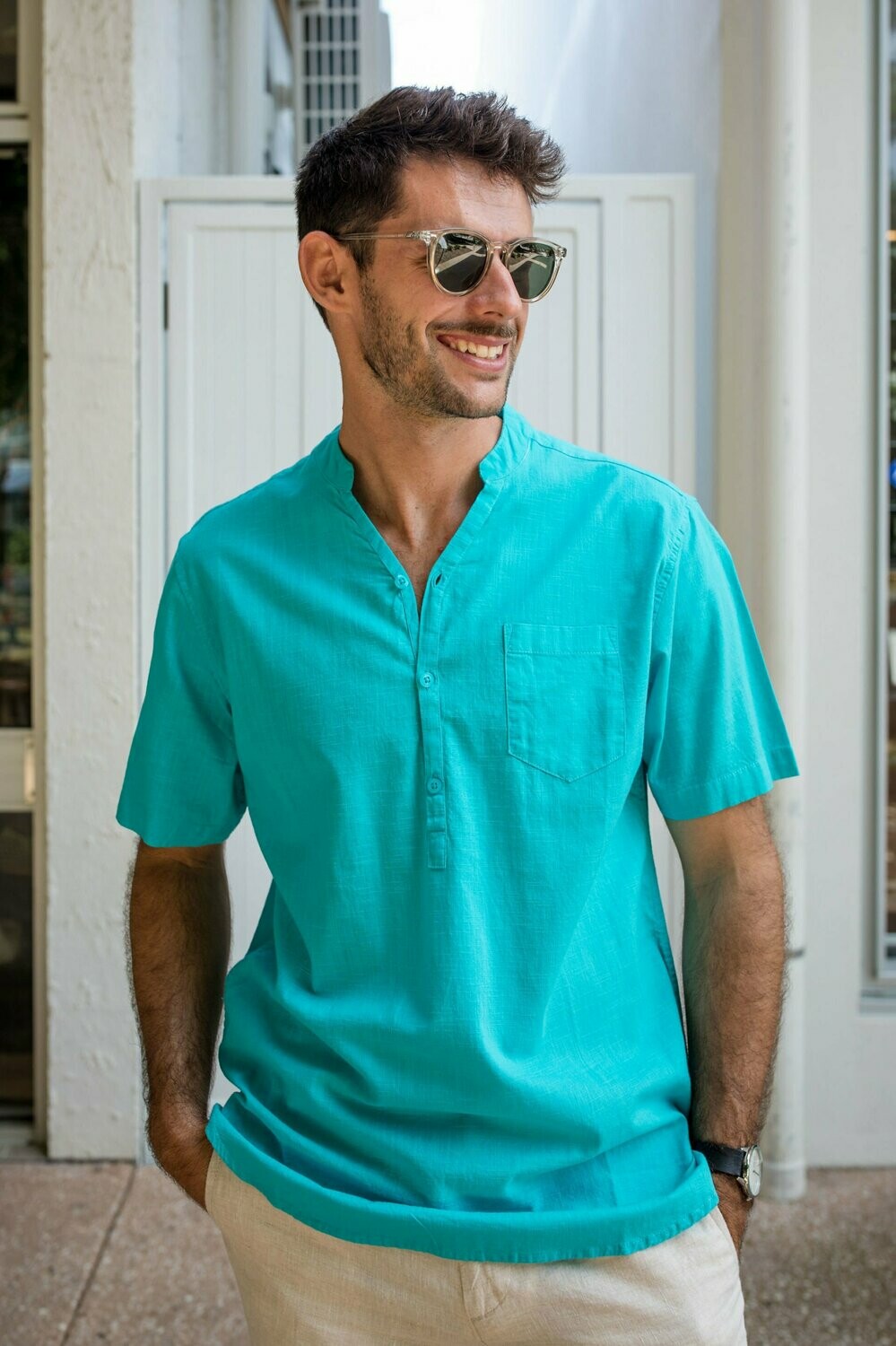 Short Sleeve Shirt 3/button crew neck. Turquoise
