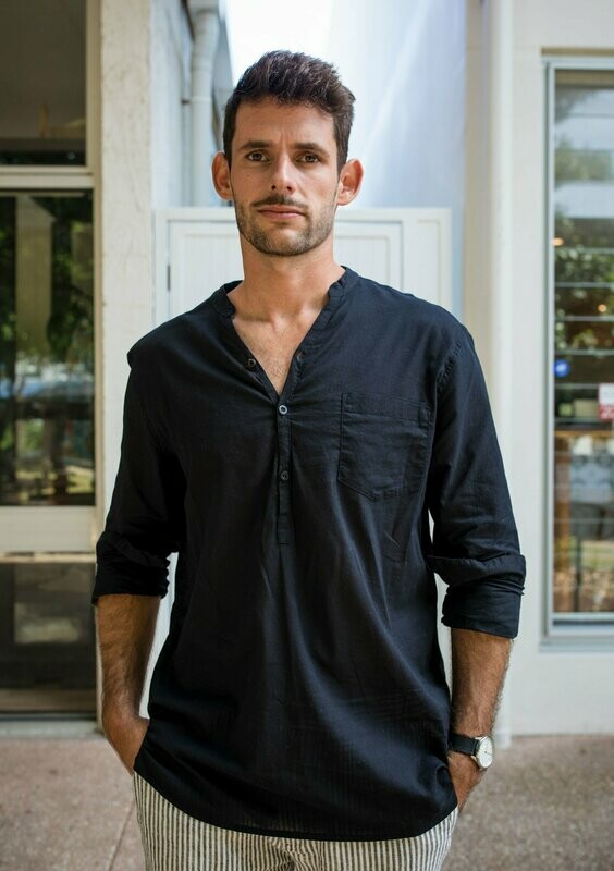 Long Sleeve Shirt 3/Button crew neck. Black