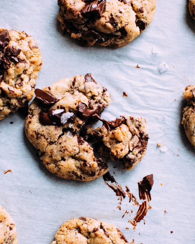GLUTEN FREE CHOCOLATE CHIP COOKIES