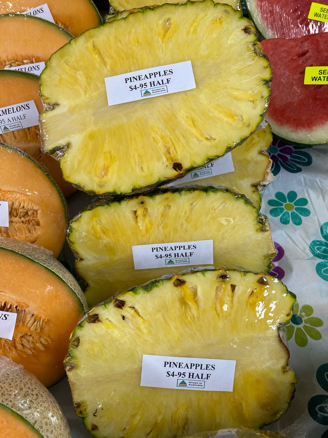 Pineapple Large, Half