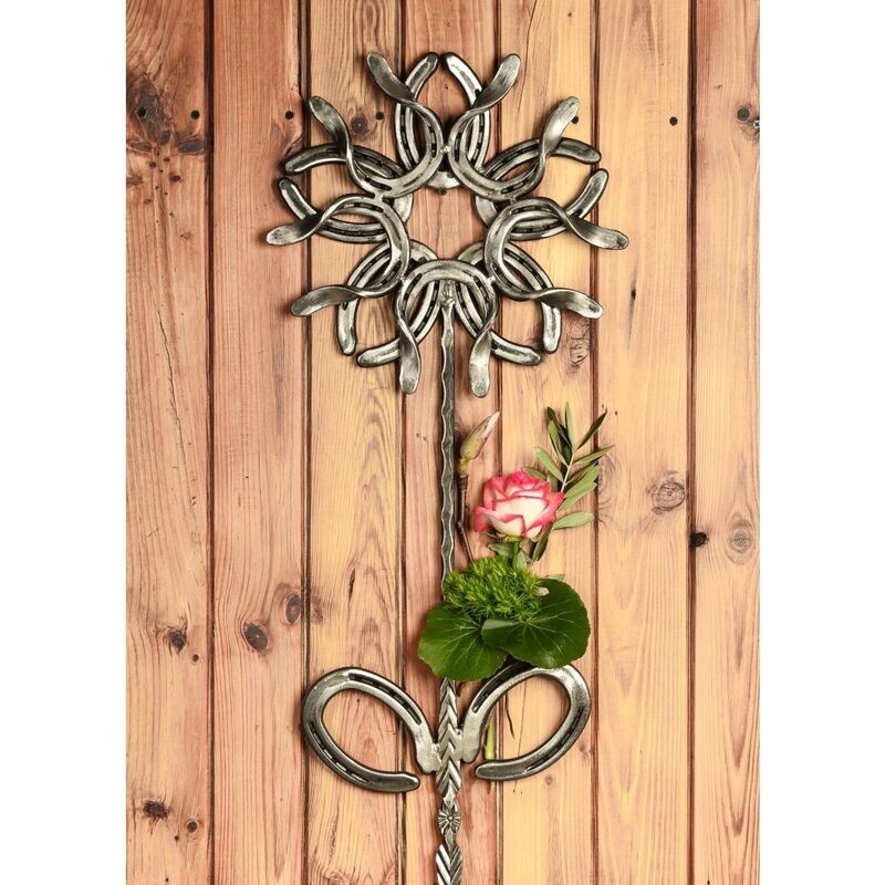 Flower with twisted horseshoes