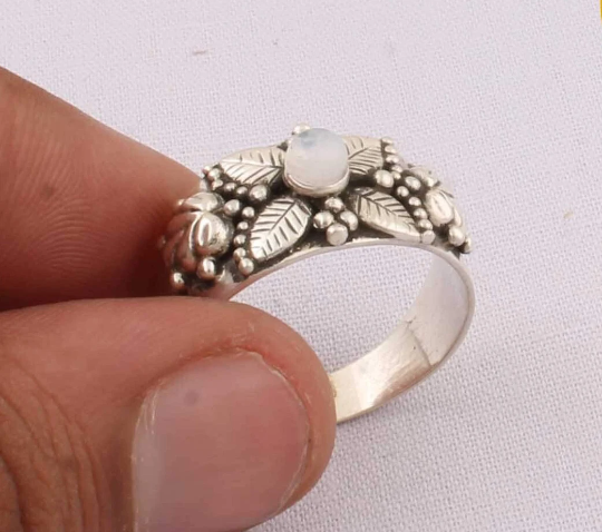 Rainbow Moonstone Gemstone Ring,Boho Ring 925-Sterling Silver Ring,Antique Silver Ring Small Stone Ring,Ring Finger Ring Gift Item Ring