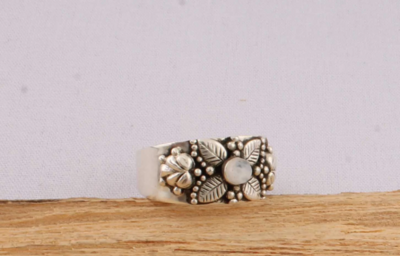 Rainbow Moonstone Gemstone Ring,Boho Ring 925-Sterling Silver Ring,Antique Silver Ring Small Stone Ring,Ring Finger Ring Gift Item Ring
