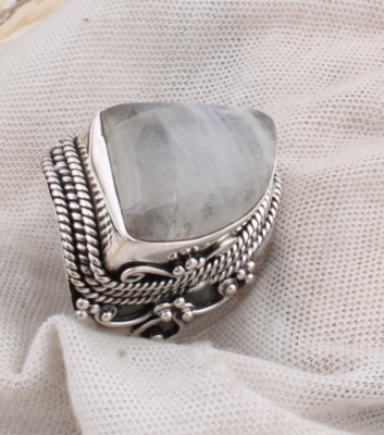 Rainbow Moonstone AAA+Quality Gemstone Ring Cabochon Fancy Stone Boho Ring 925-Antique Silver Ring Middle Finger Ring