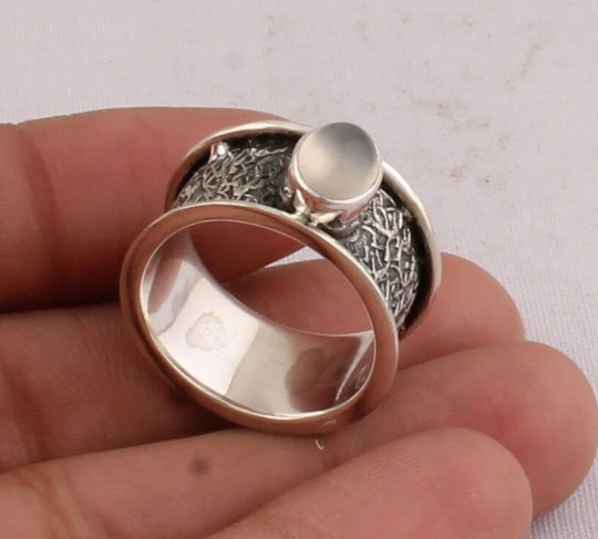 Beautiful Moonstone AAA+Quality Gemstone Ring 925-Antique Silver Ring,Middle Finger Ring,Cabochon Ring,925-Sterling Silver Ring,Gift Ring