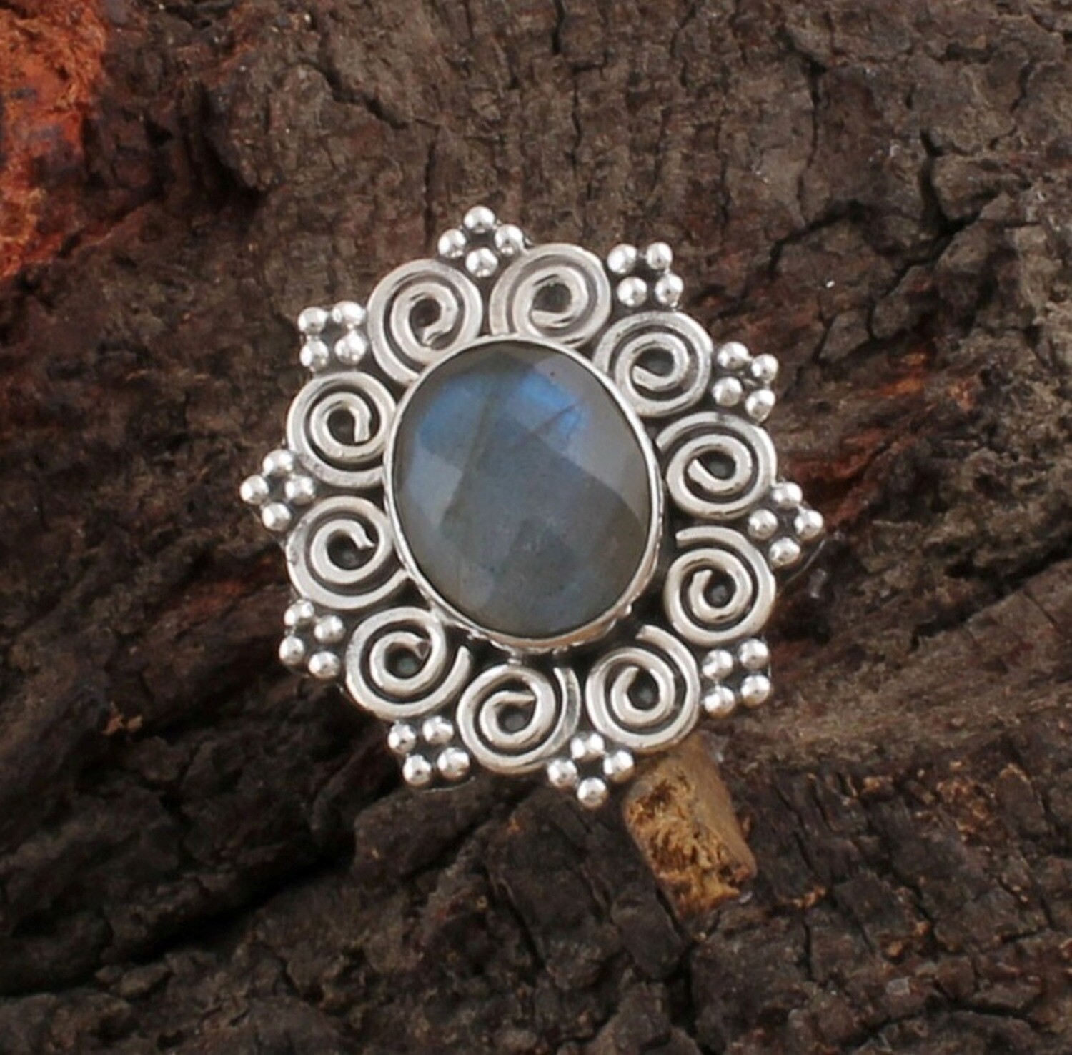 Amazing Flower Designer Natural Labradorite Quality Gemstone Ring / Cut Blue Fire Stone Ring / 925 Sterling Silver Oval Shape Ring / Antique Silver Ring / Index Finger Ring For Gifts idea