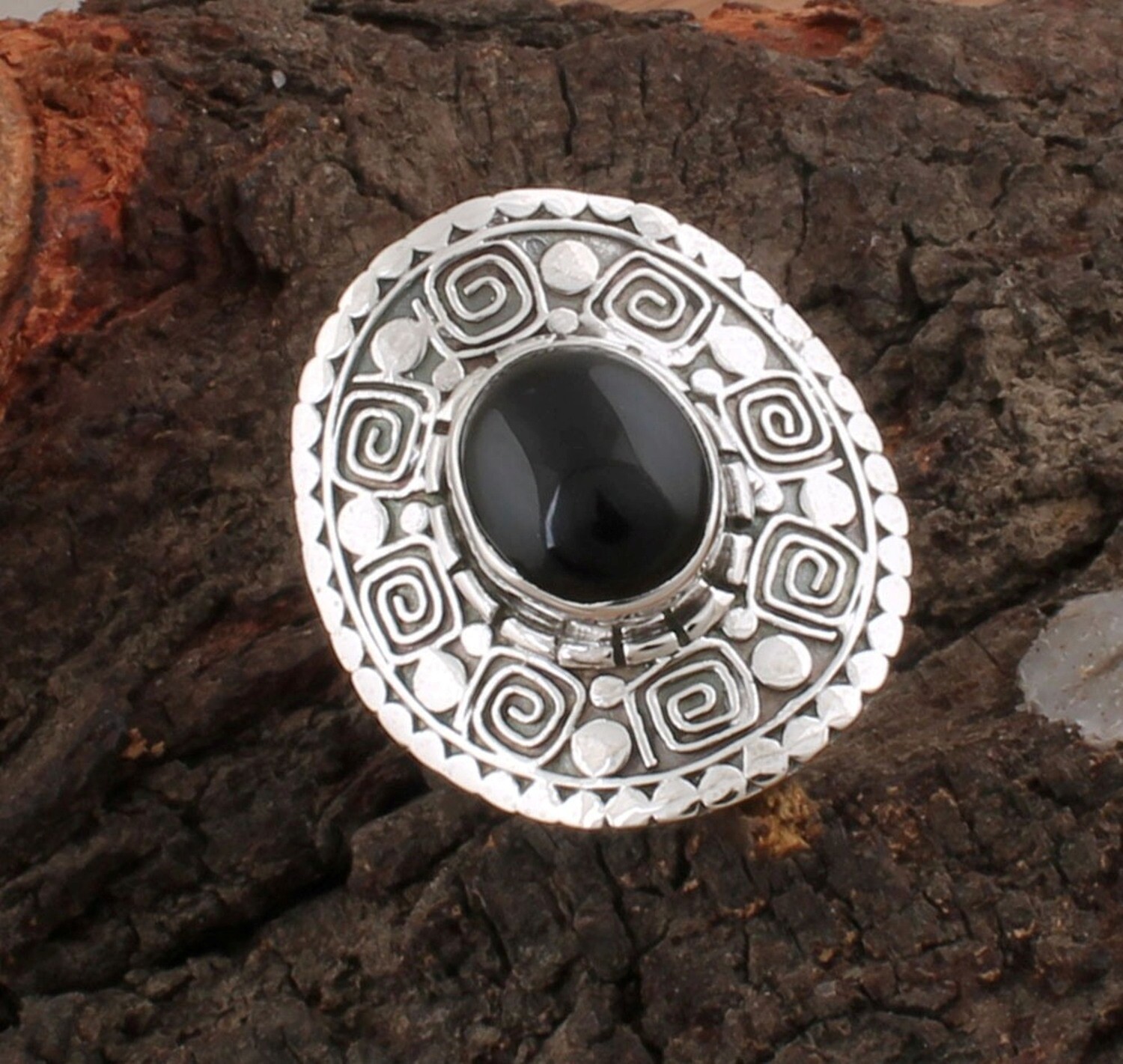 Beautiful Natural Black Onyx Top Gemstone Ring / 925 Sterling Silver Ring / Quality Oval Shape Cabochon Flower Designer Ring / Valentine's Day Gift For Her