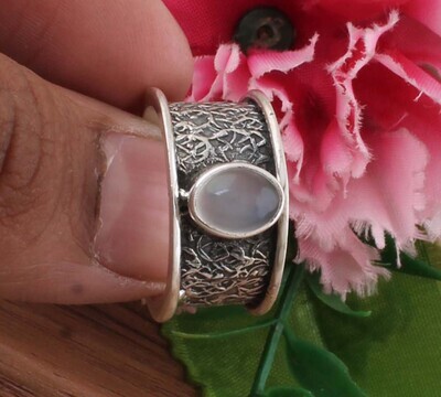Beautiful Moonstone AAA+Quality Gemstone Ring 925-Antique Silver Ring,Middle Finger Ring,Cabochon Ring,925-Sterling Silver Ring,Gift Ring