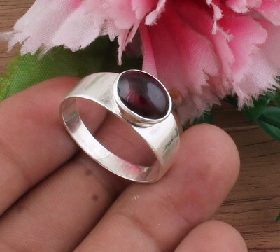 Plain Natural Red Garnet AAA+Quality Gemstone 925 Sterling Solid Silver Band Ring / Oval Shape Cabochon Simple Ring / Women Weddings Gifts For Her
