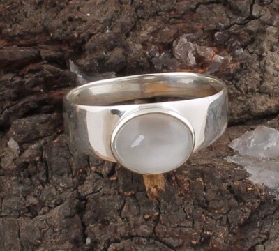 Natural Rainbow Moonstone top Quality Gemstone Ring, 925 Sterling Silver Ring, Simple Ring, Moonstone Stacking Ring, Handmade Ring, Gift