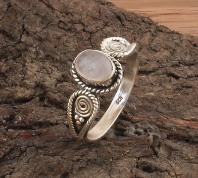 Beautiful Natural Rose Quartz Oval Solid 925 Sterling Silver Ring For Women - Handmade Silver Designer Ring For Wedding - Engagement Ring For Mom Beautiful Natural Rose Quartz Oval Solid 925 Sterling Silver Ring For Women - Handmade Silver Designer Ring For Wedding - Engagement Ring For Mom