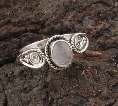 Beautiful Natural Rose Quartz Oval Solid 925 Sterling Silver Ring For Women - Handmade Silver Designer Ring For Wedding - Engagement Ring For Mom