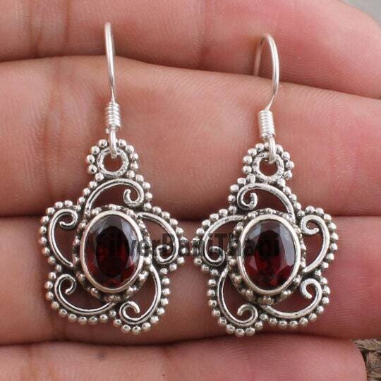 Red Garnet Top Quality Gemstone Earring-Floral Design Silver Earring-Semi Precious Cut Stone Earring-925 Sterling Silver Earring-Silveretsy
