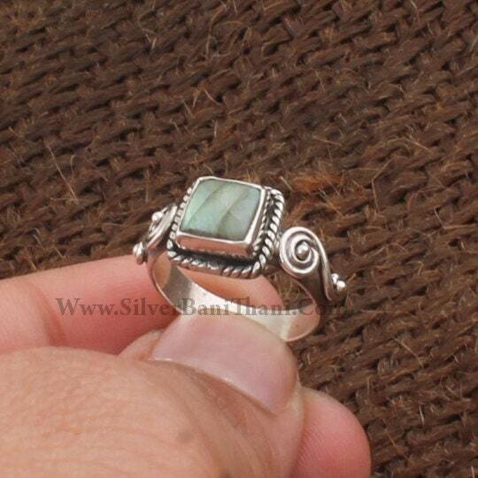 Labradorite Ring-Solid Silver Ring Sterling Silver Ring-Labradorite Semi Precious Stone Ring-Middle Finger Cabochon Stone Ring-Gift For Her