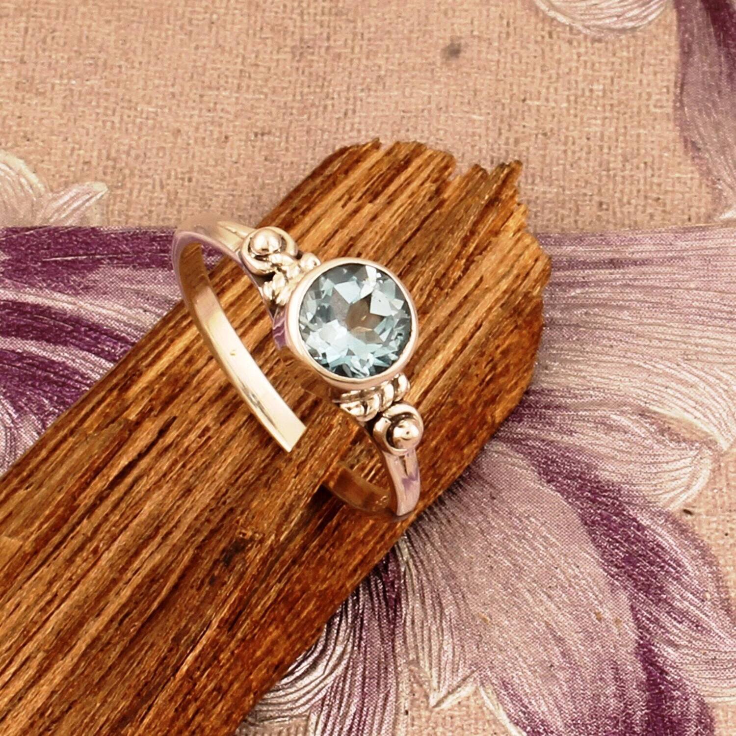 Simple Round Shape Ring 925-Sterling Solid Silver Ring With Natural Green Amethyst Gemstone Ring Cut Stone Boho Ring Middle Finger Ring