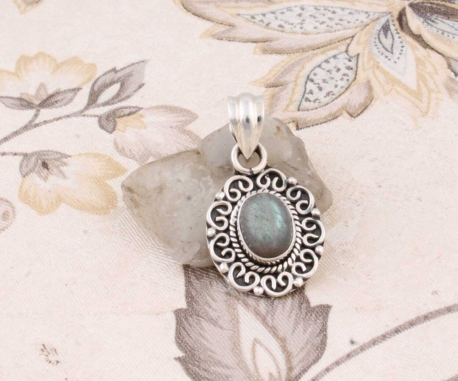 Small Size Pendant Solid 925-Sterling Solid Silver Pendant Natural Labradorite Gemstone Handcrafted Pendant Blue Fire Stone Boho Pendant
