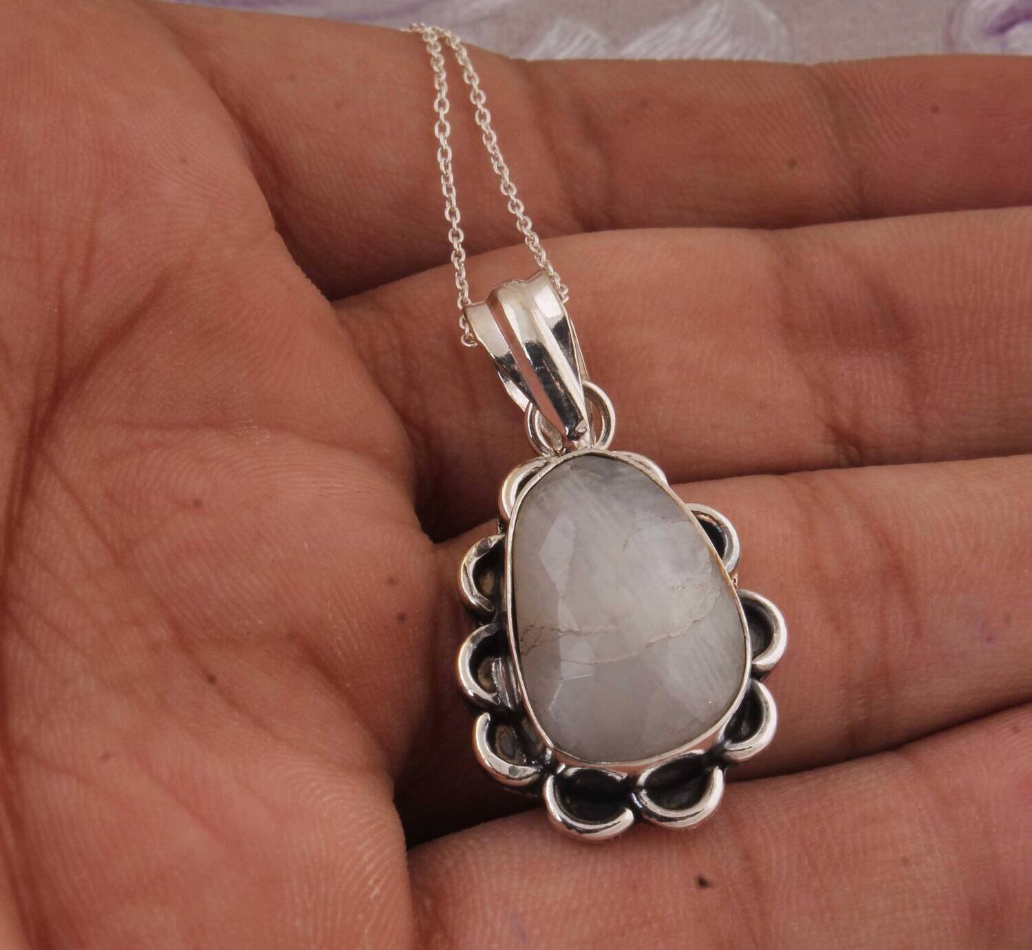 Natural Rainbow Moonstone Gemstone Pendant 925-Antique Silver Pendant,Sterling Silver Pendant,Beautiful Gift Item Pendant One-Of-Kind Item