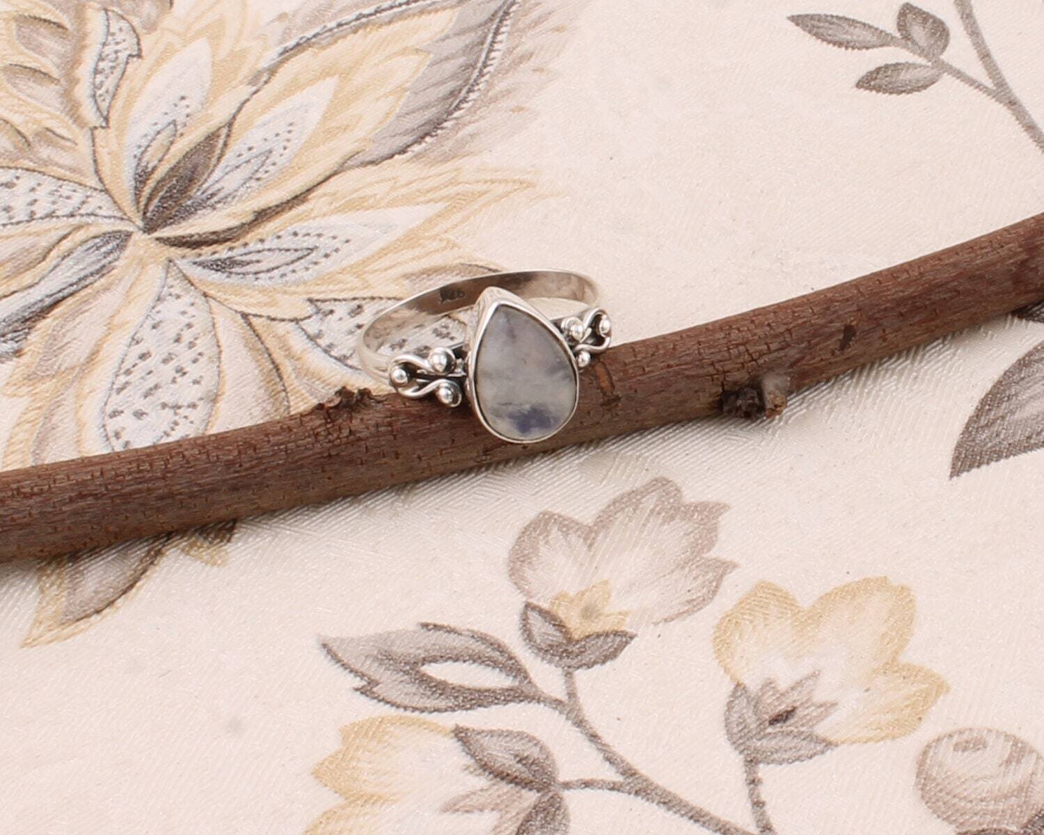 Charm Ring Solid 925-Sterling Silver Ring With Natural Rainbow Moonstone AAA+Quality Gemstone Ring Middle Finger Ring Gift For You !