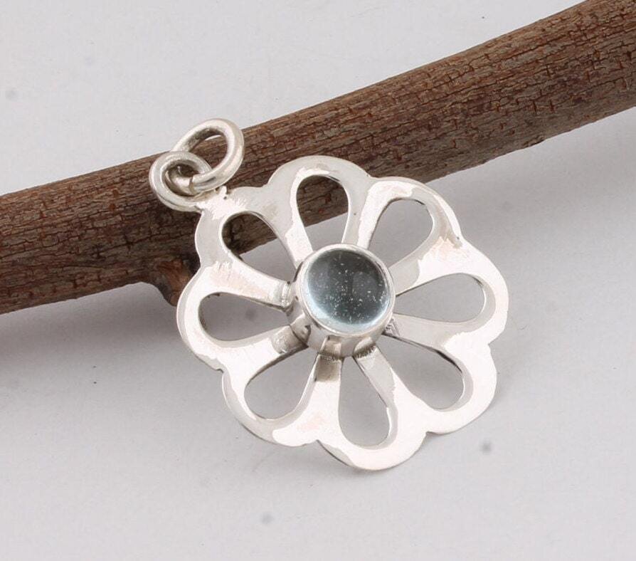 Blue Topaz AAA+Quality Charm Pendant 925-Silver Sterling Pendant Sky Blue Color Stone And Silver Color Pendant Handmade pendant L#-282402-P