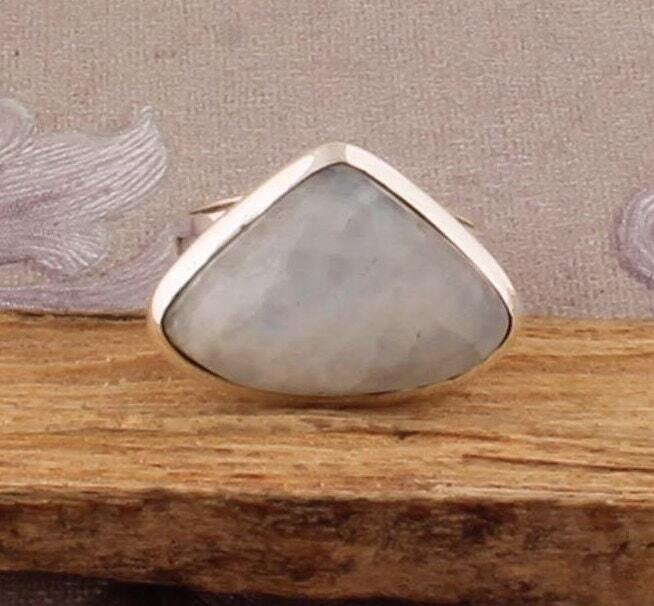 Natural Rainbow Moonstone Top Quality Gemstone Ring Triangle Cabochon Stone Ring 925-Antique Silver Ring Middle Finger Ring Gift For Her
