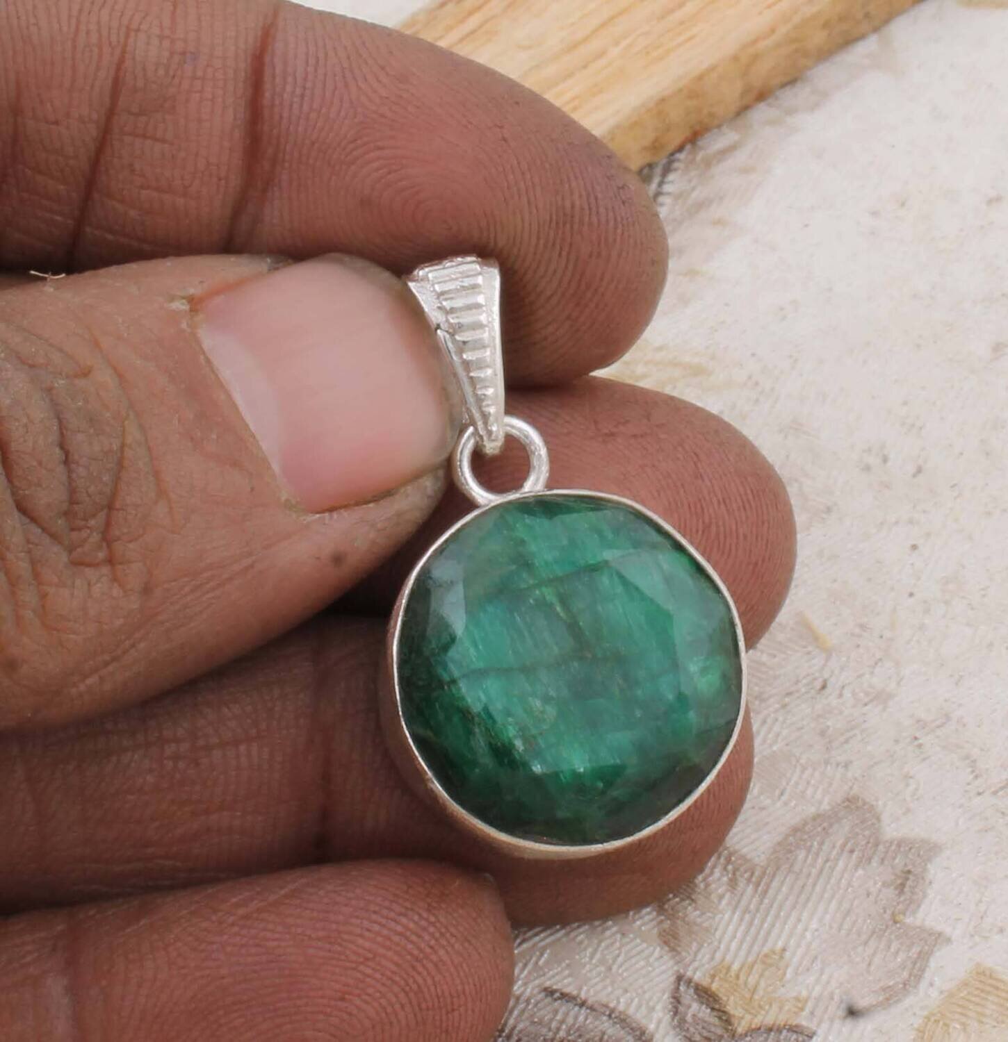 925 Sterling Silver Pendant For Women Natural Emerald Pendant Green Round Handmade Gemstone 925 Silver Emerald Jewelry Celtic Birthday Gifts
