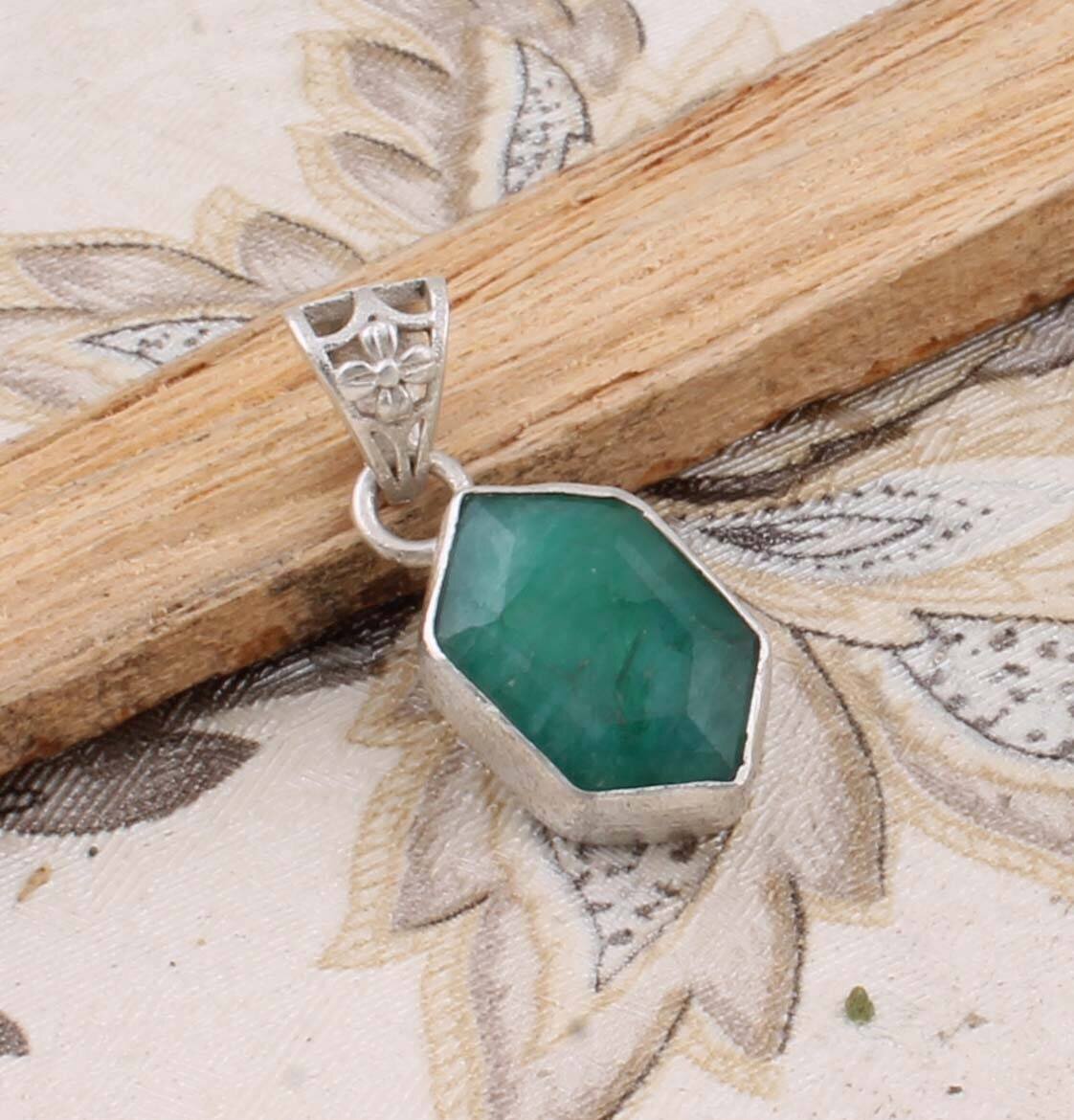 Natural Emerald Pendant 925 Sterling Silver Pendant For Women Green Hexagon Shape Handmade Gemstone Pendant May Birthstone Gift For Birthday