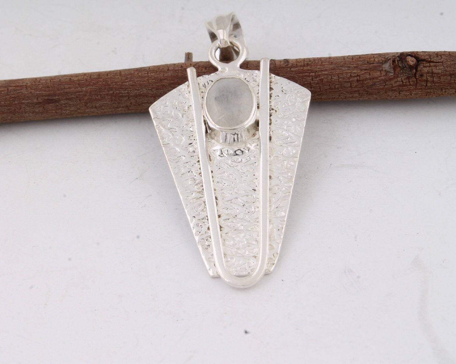 Beautiful 925 Silver Handmade Rainbowmoon Gemstone Pendant- Handcraft Silver Gemstone Pendant- 925 Sterling Silver Gemstone PendantCyber2021