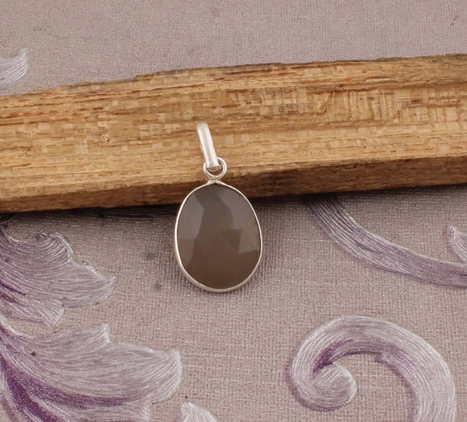 Beautiful Moonstone Gemstone Pendant 925-Sterling Silver Pendant,Antique Silver Pendant,Small Size Pendant, Girls Pendant Birthstone Gift