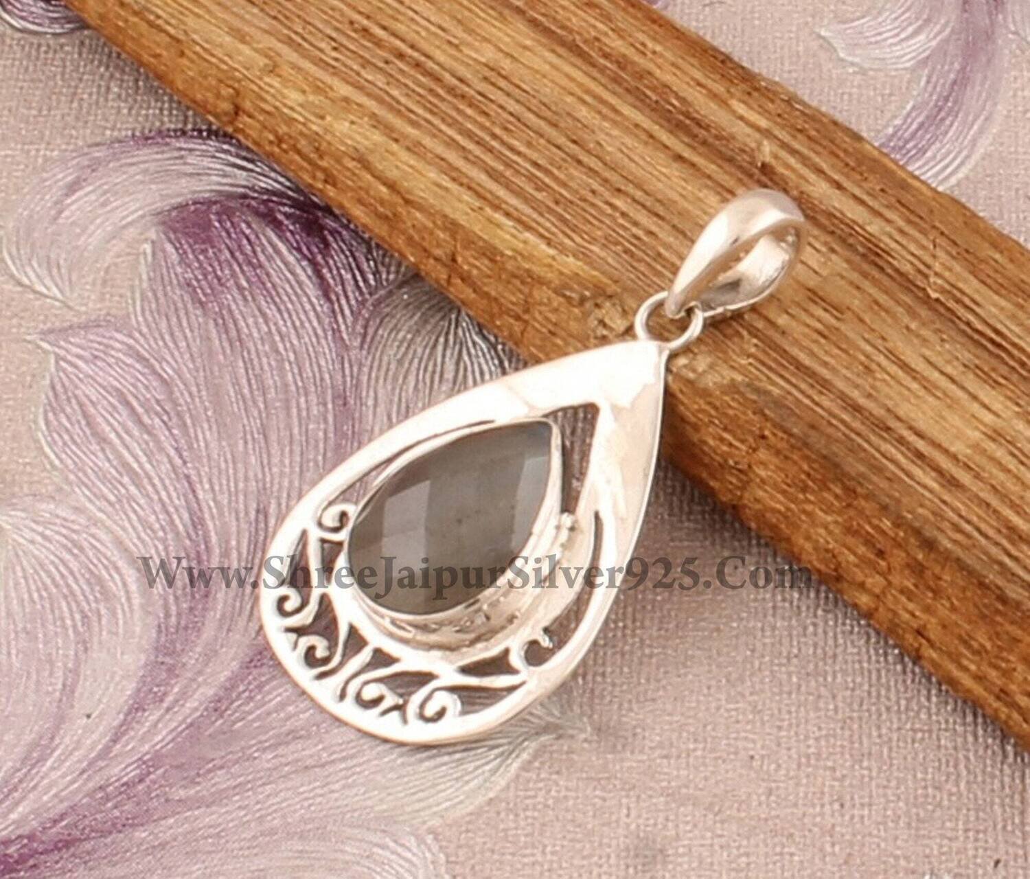 Natural Labradorite Silver Cut Work Necklace Pendant, 925 Sterling Silver Gemstone Pendant, Valentine's Day Jewelry Gift, Etsy Cyber 2021