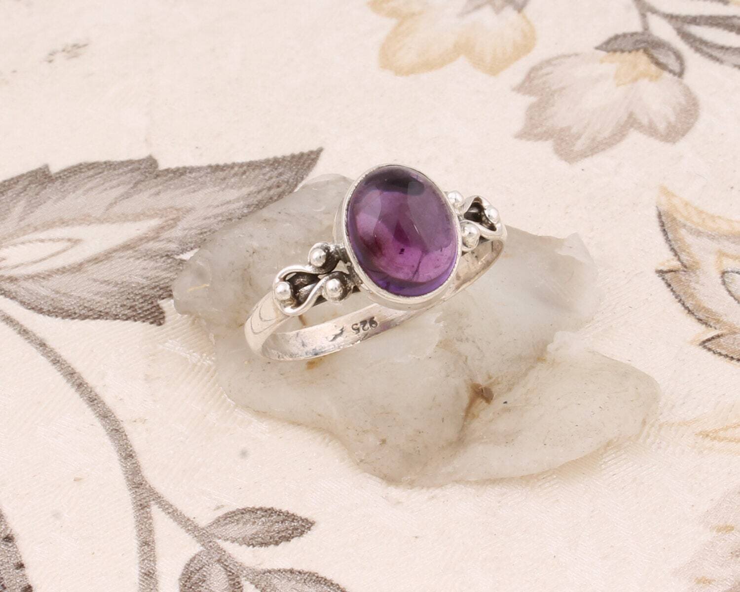 Simple Oval Shape Ring 925-Sterling Silver Solid Ring With Natural Amethyst Gemstone Handcrafted Ring Charm &amp; Boho Ring Middle Finger Ring