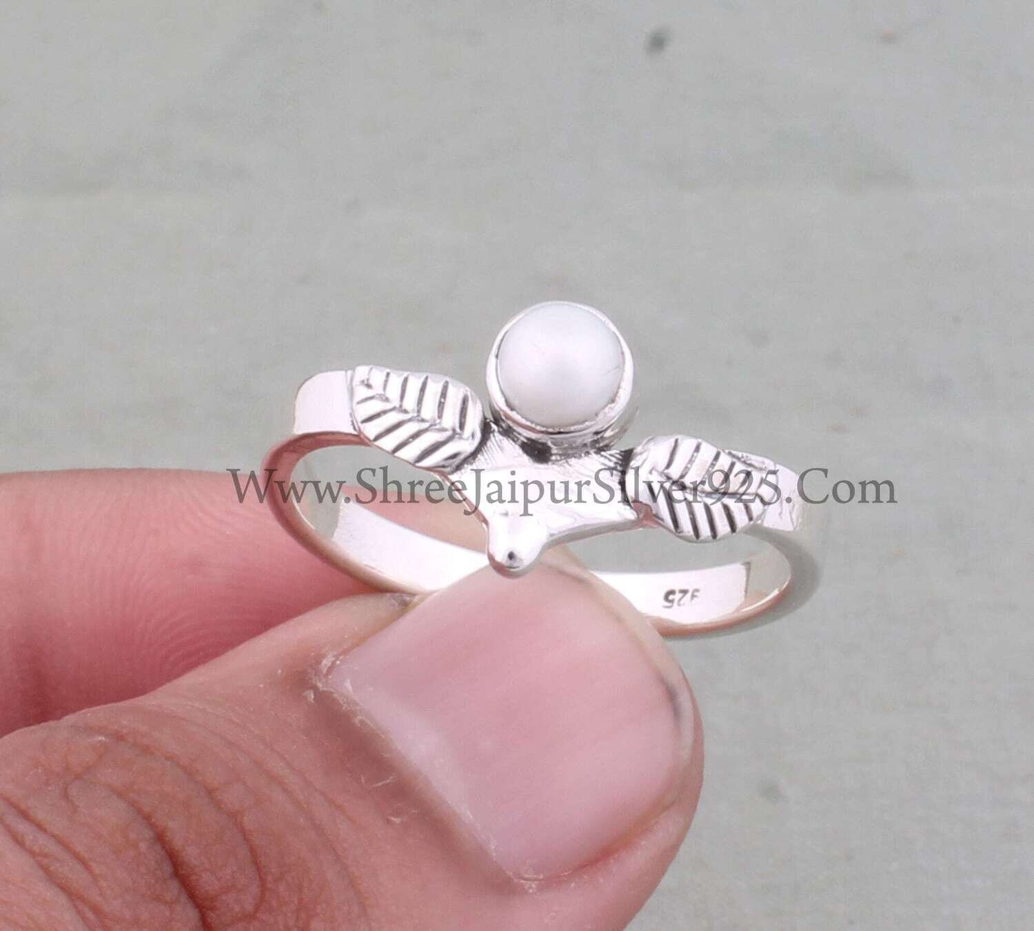 Natural Pearl Solid 925 Sterling Silver Ring For Women, Handmade Engraved Silver Leaves Fancy Round Ring Gifts For Her Bridesmaid Wedding