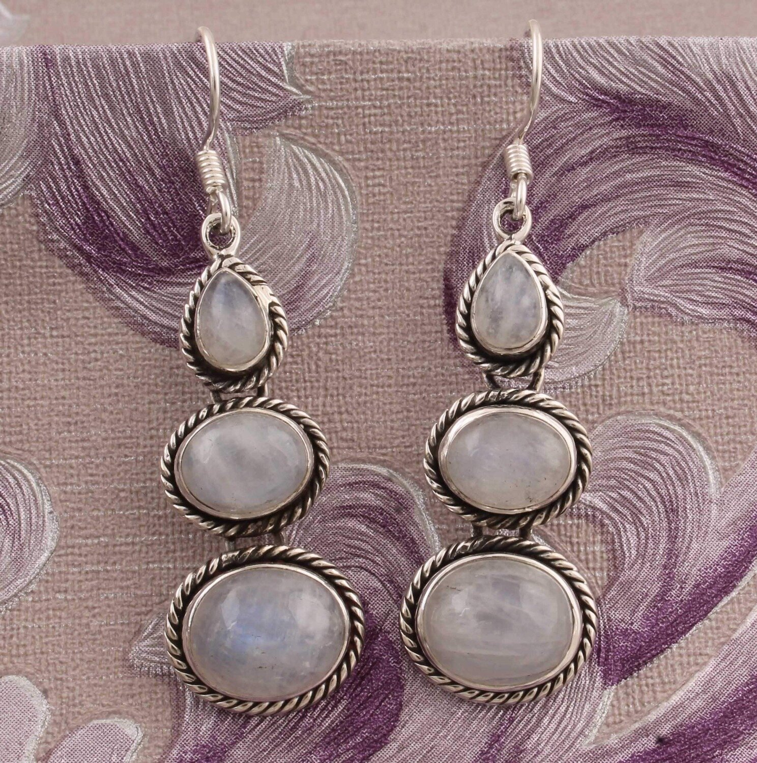 Rainbow Moonstone  AAA+Quality Gemstone Earring 925-Sterling Silver Earring,Antique Silver Earring Beautiful Gift Earring One-Of-Kind-Item