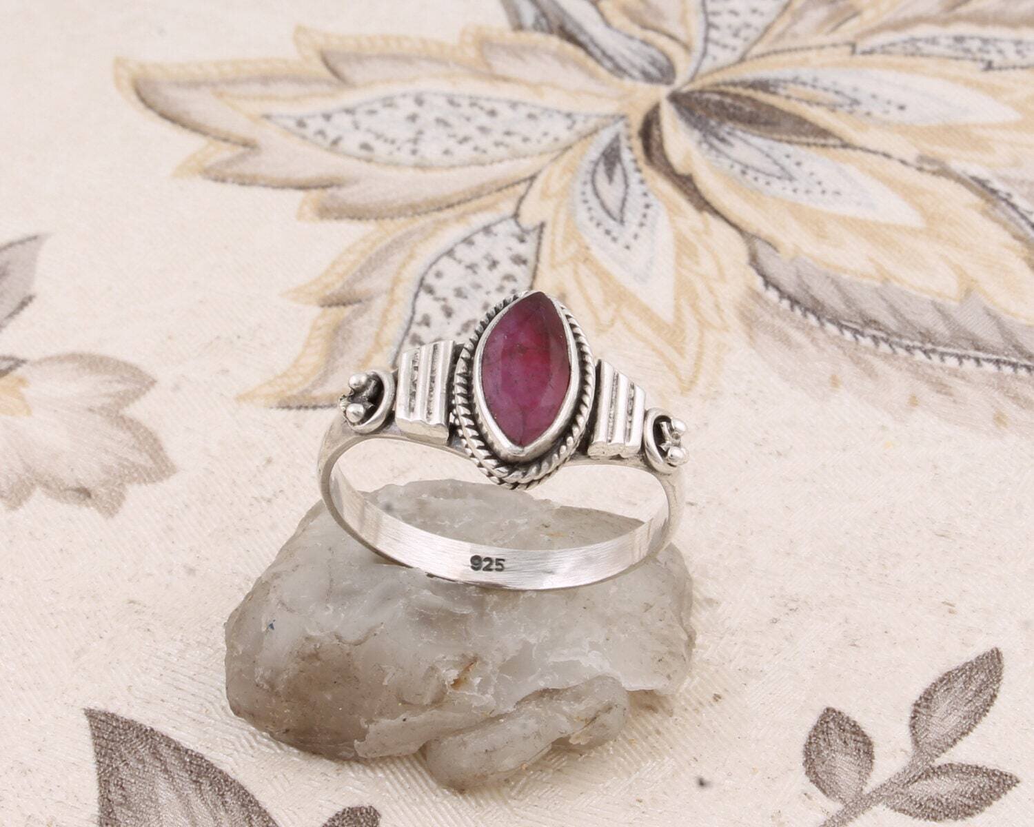 925-Sterling Solid Silver Ring With Natural Ruby Gemstone Handcrafted Ring Cut Stone Transparency Boho Ring Middle Finger Ring Christmas