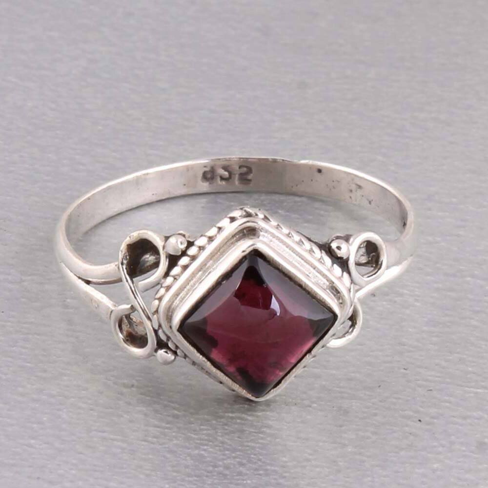 Red Garnet Gemstone Square Stone Silver Ring 925 Sterling Silver Red Garnet Gemstone Ring-Silver 925 Gemstone Ring Antique SilverCyber2021