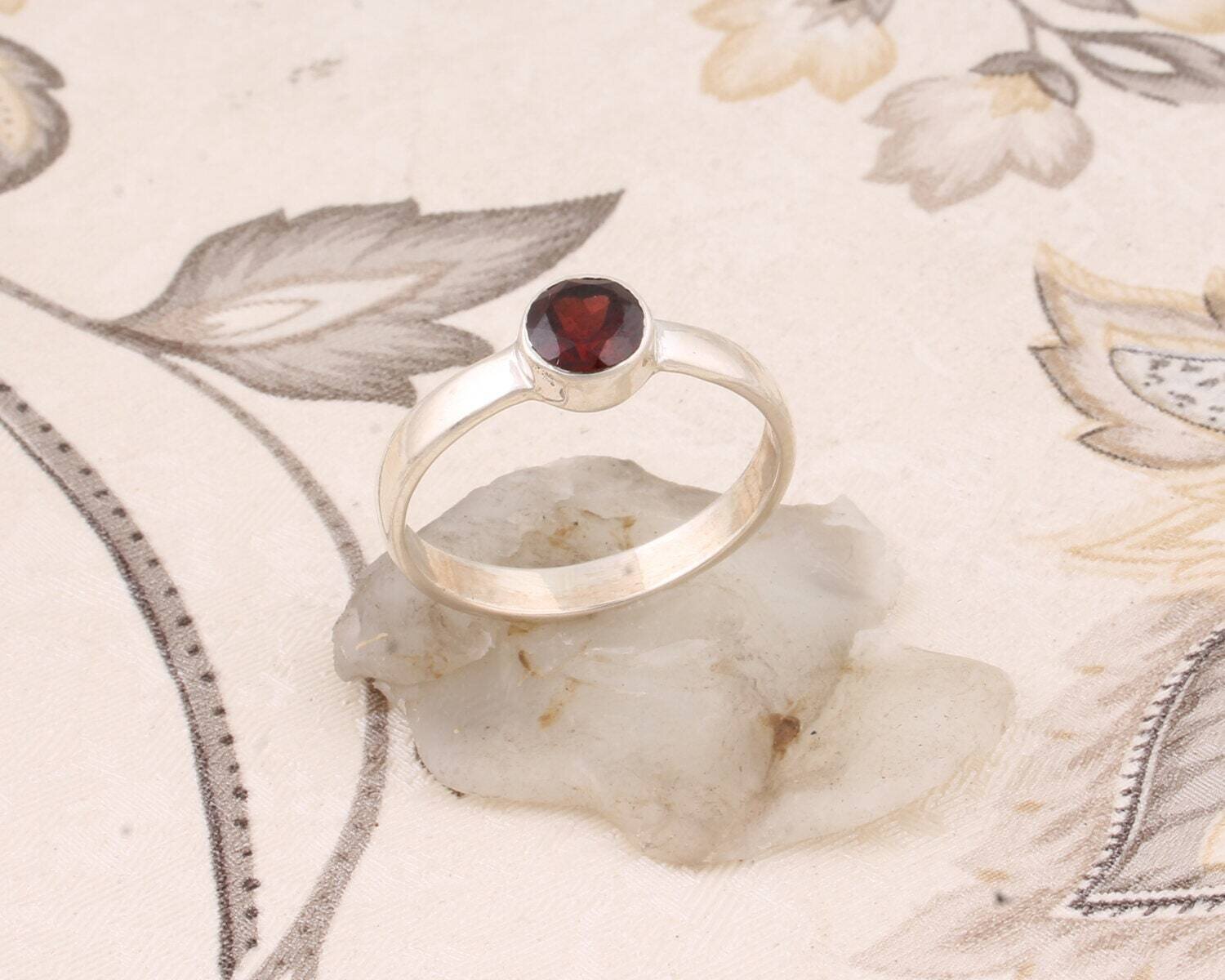 Ring Boho Ring Solid 925-Sterling Silver Ring With Natural Red Garnet Gemstone Ring Cut Stone Handcrafted Ring Girls Middle Finger Ring
