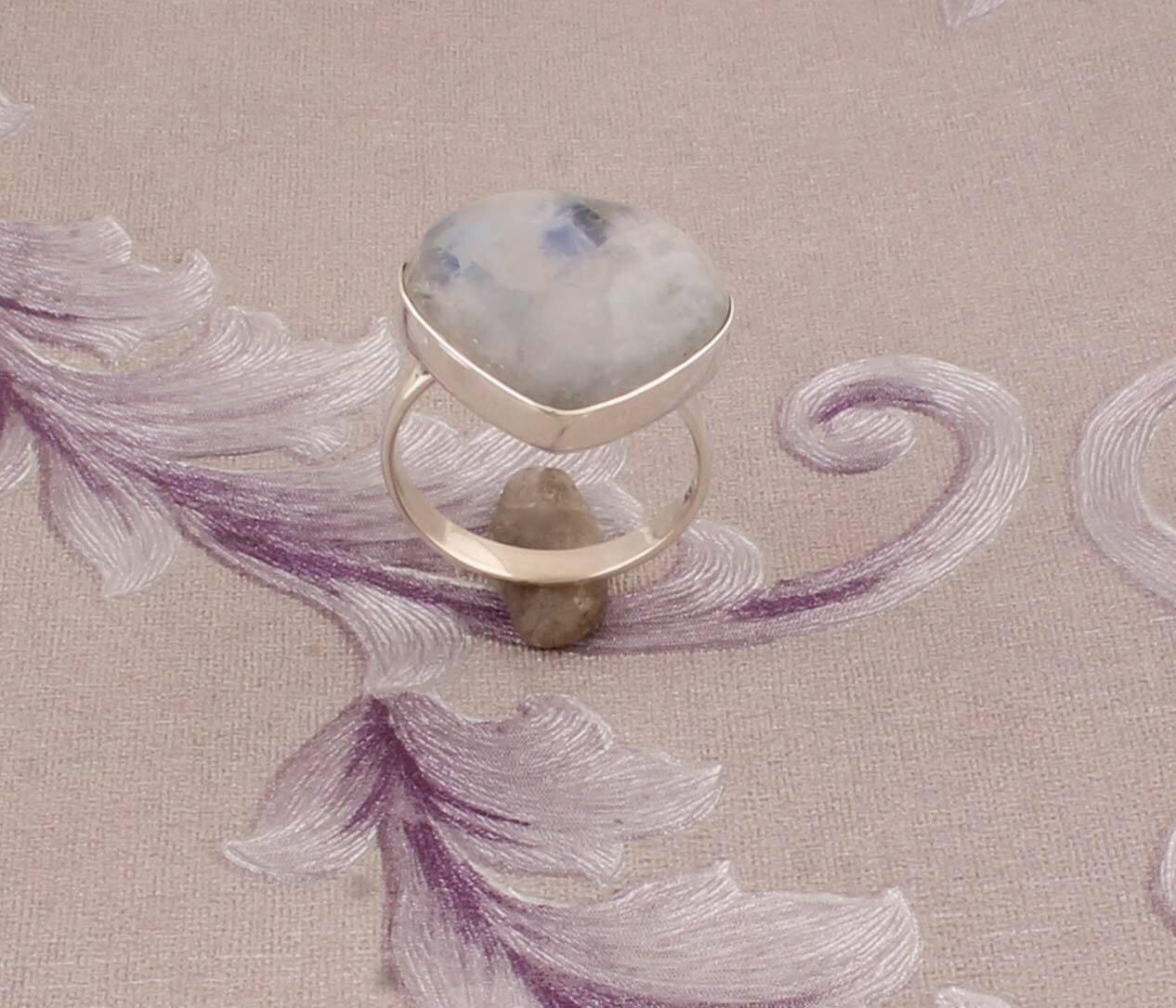 Top Quality Rainbow Moonstone Gemstone Ring,Cabochon Blue Fire Heart Shape Stone Ring 925-Sterling Silver Ring,Middle Finger Ring Gift