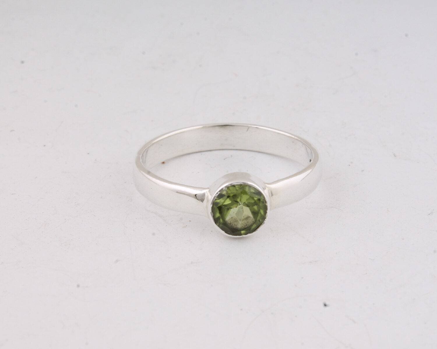 Handmade Ring 925-Silver Sterling Ring Peridot Top Quality Gemstone Simple Ring Green Color Stone And Silver Color Ring -Middle Finger Ring