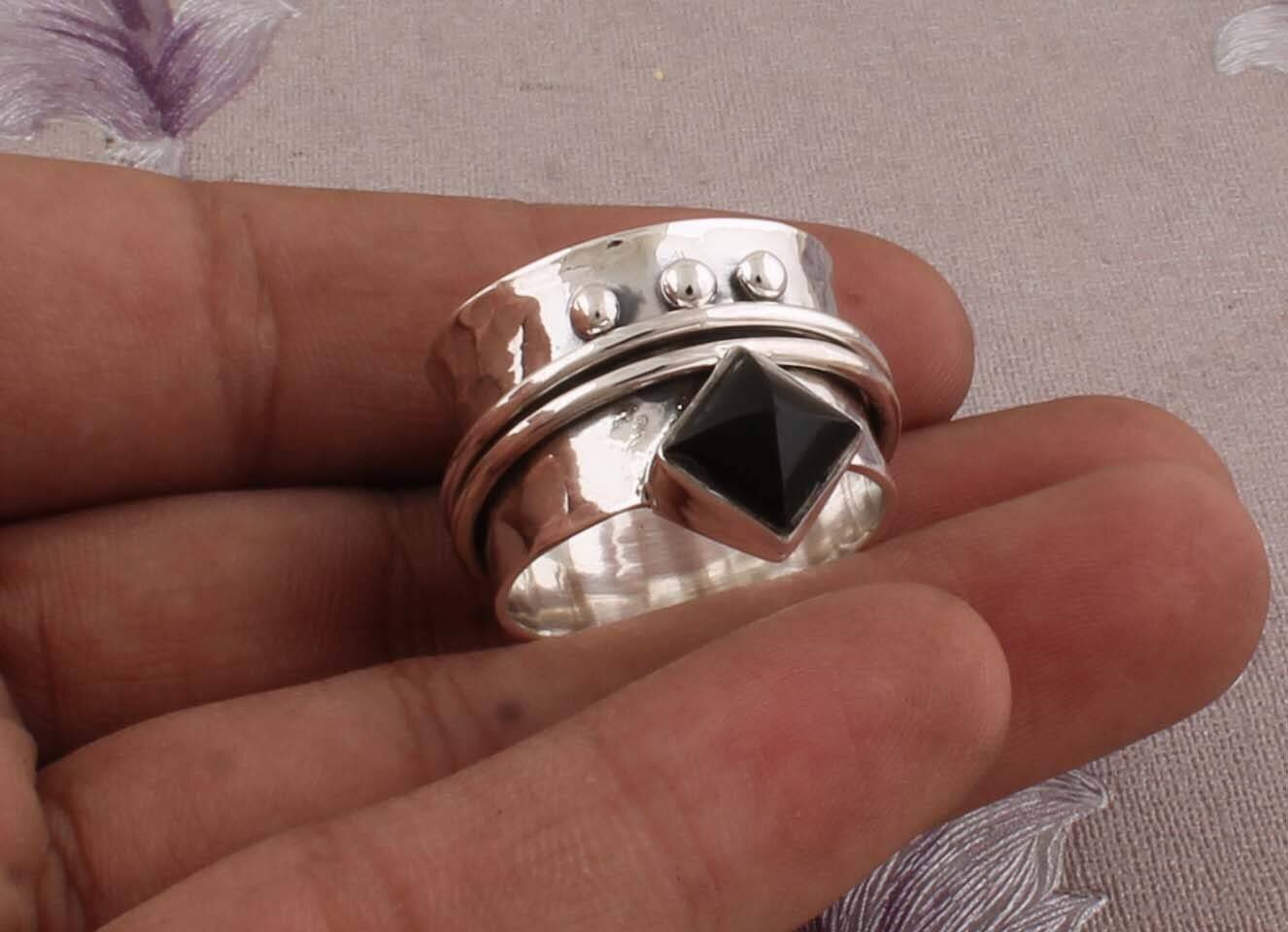 Natural Black Onyx Lucifer Gemstone Ring, Silver Band Ring, 925-Sterling Silver Ring For Women, Spinner Ring, Antique Silver Ring,Birthstone