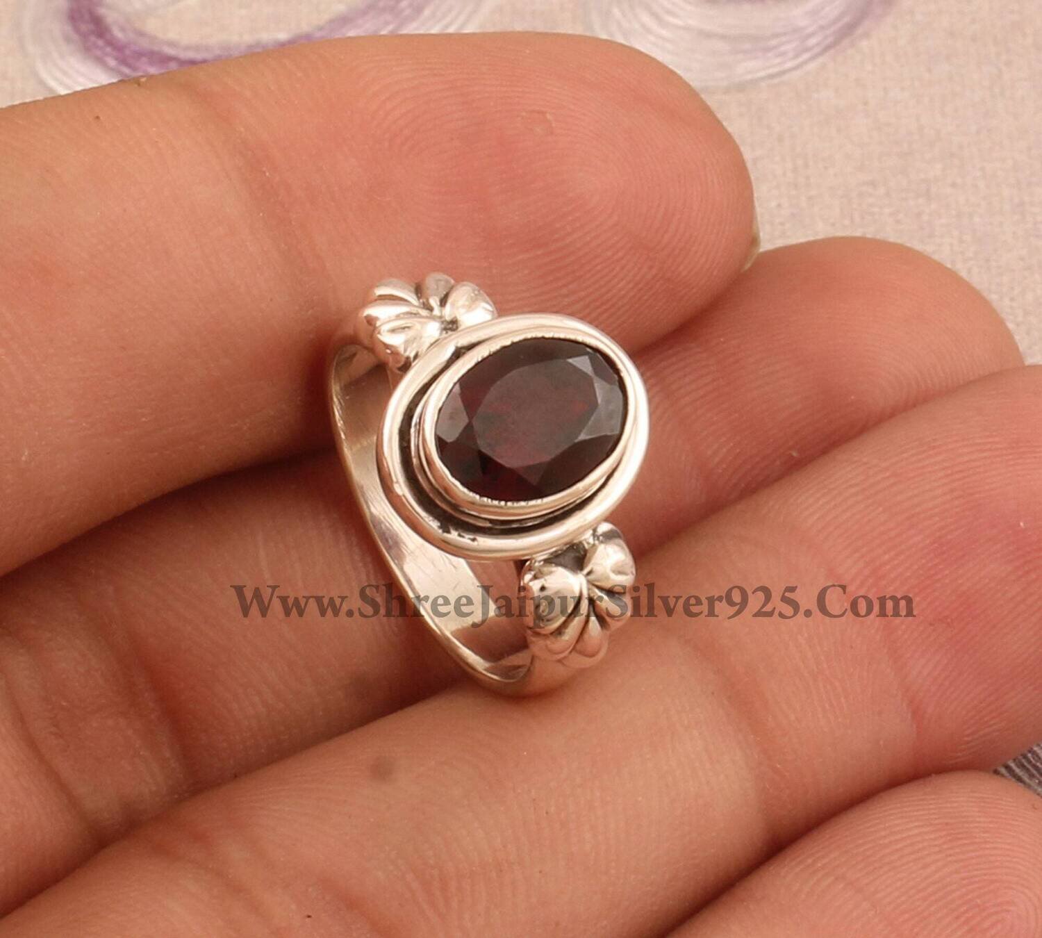 Red Garnet Silver Ring, 925 Sterling Silver Oval Gemstone Ring, Designer Ring, Handmade Gemstone Ring, Engagement Ring, Gift IdeaBirthstone