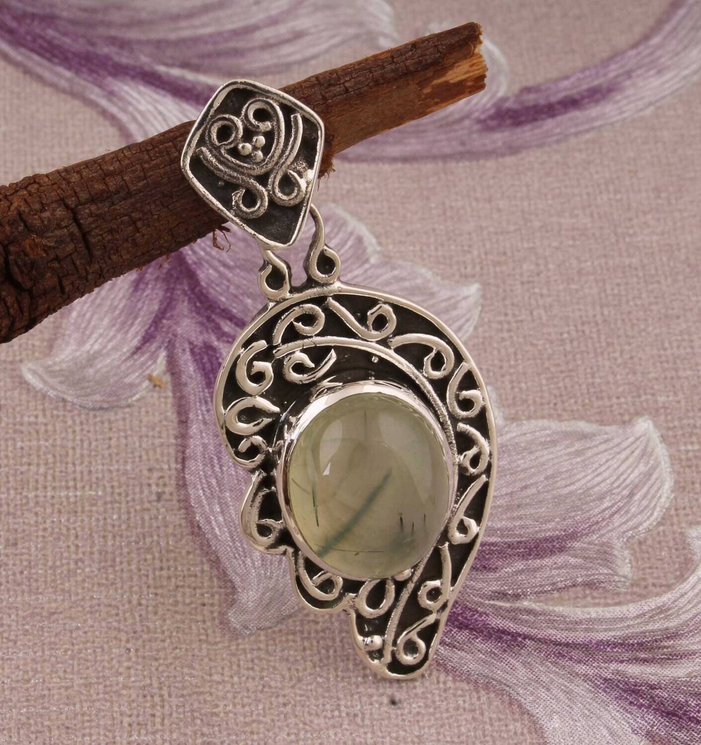 Natural Amazing Prehnite AAA+Quality Gemstone Pendant 925-Antique Solid Silver Pendant,Sterling Silver Pendant,Leaf Pendant,Gift for Her