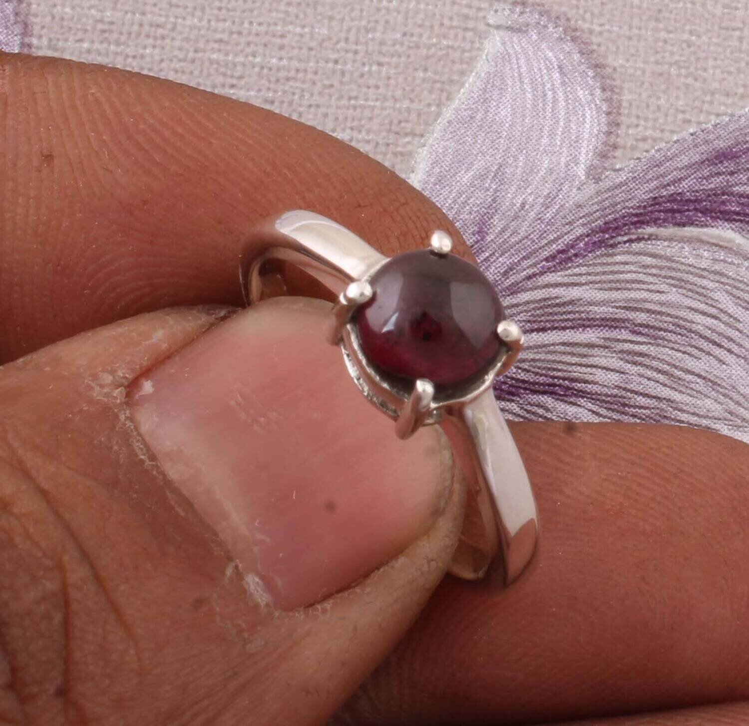 Natural Red Garnet AAA+Quality Gemstone Ring, Ring Finger Ring 925-Sterling Silver Ring,Engagement Ring,Small Stone Ring Antique Silver Ring