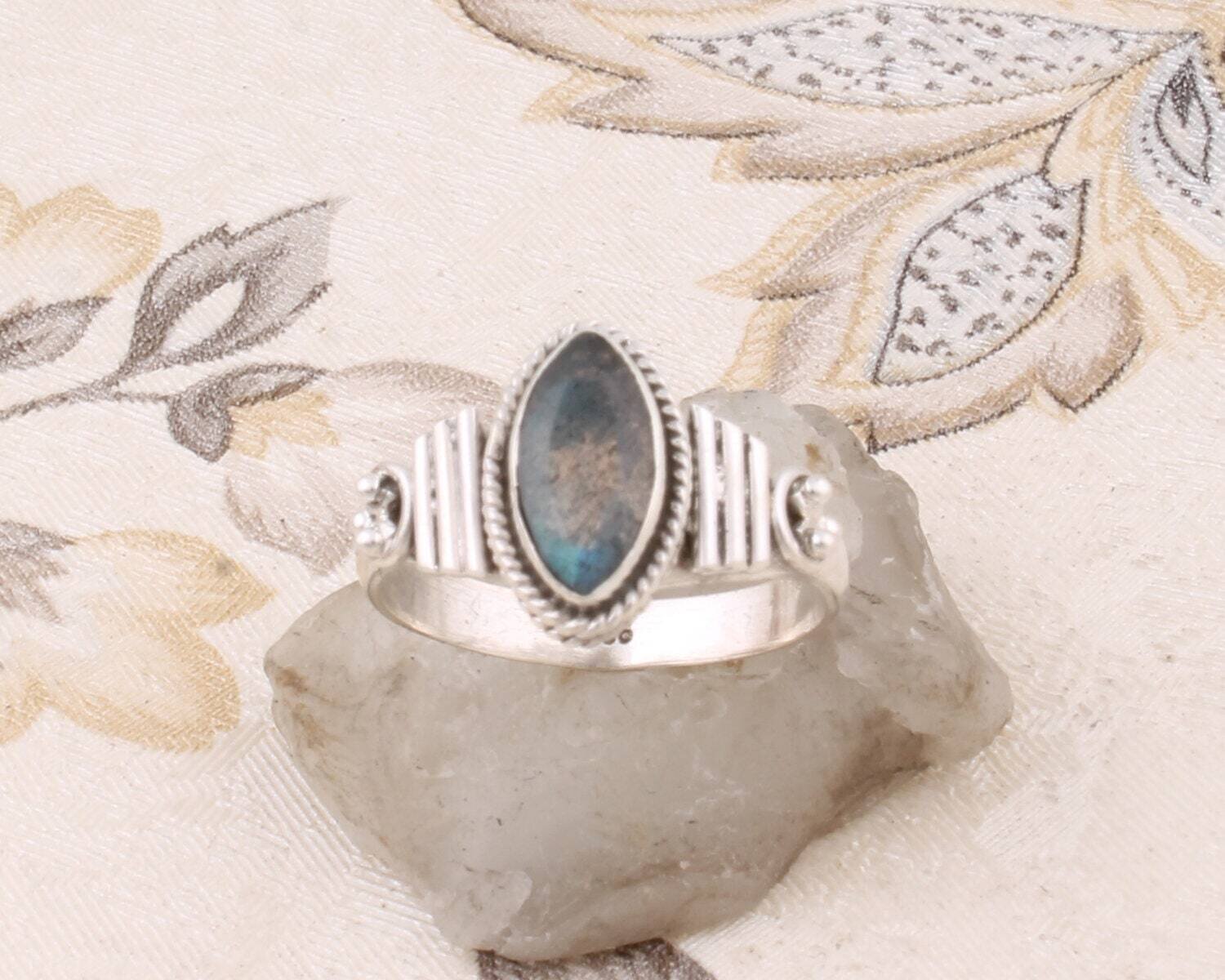 925-Sterling Solid Silver Ring With Natural Labradorite Gemstone Handcrafted Ring Cut Stone Boho Ring Christmas ! Gift Ring finger Ring