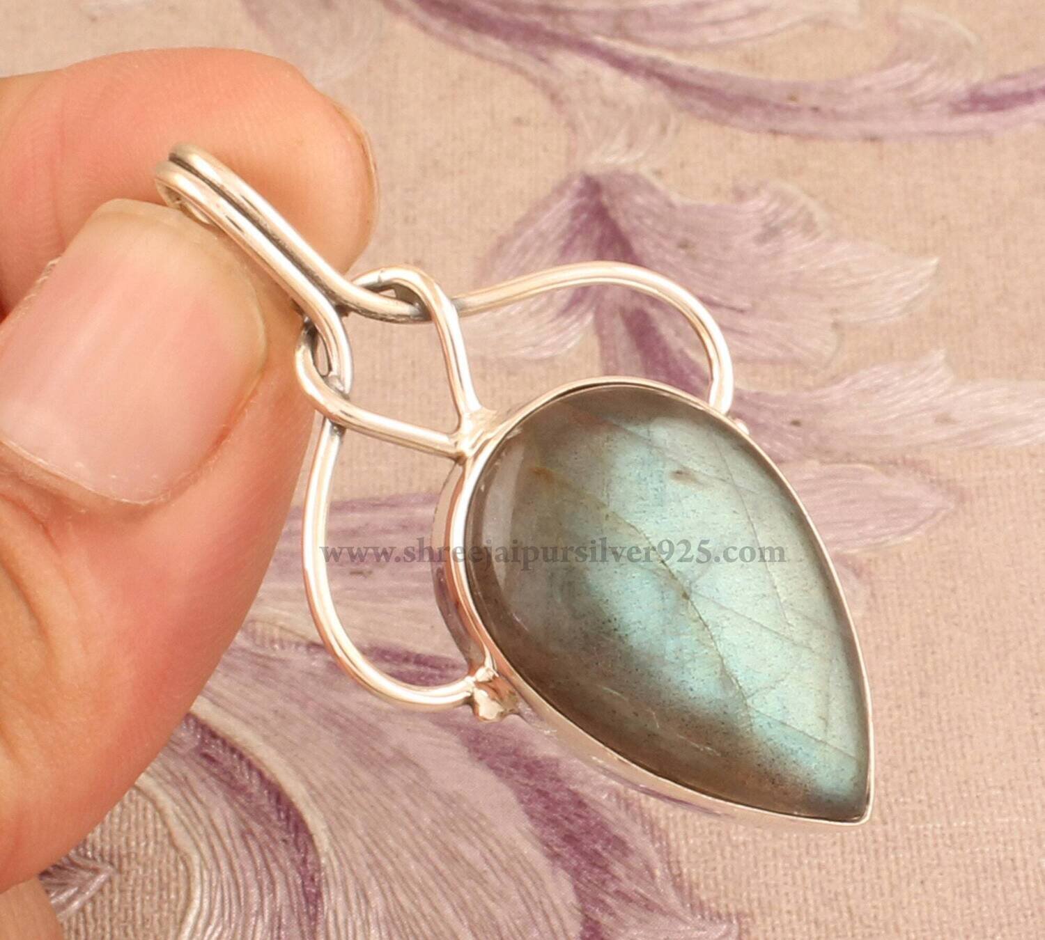 Natural Labradorite Gemstone Silver Necklace Pendant, Labradorite Pendant, Solid 925 Sterling Silver Wire Pendant For Women Jewelry Gift