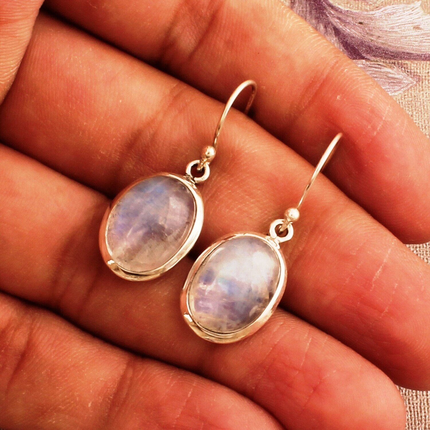 925-Sterling Solid Silver Earring Natural Rainbow Moonstone Earring Beautiful Gemstone Cabochon Stone Earring Birthday Earring Gift For Her.